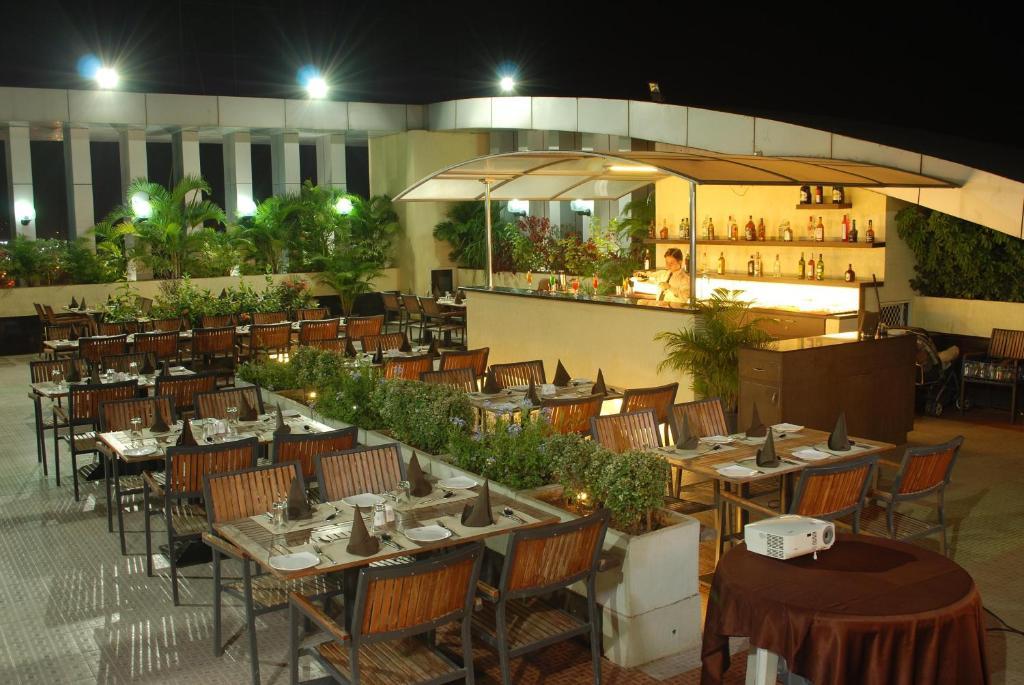 Ambience Executive Otel Pimpri-Chinchwad Restoran fotoğraf