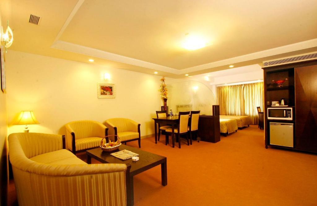 Ambience Executive Otel Pimpri-Chinchwad Oda fotoğraf