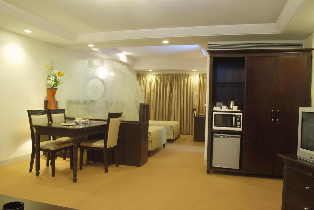 Ambience Executive Otel Pimpri-Chinchwad Oda fotoğraf