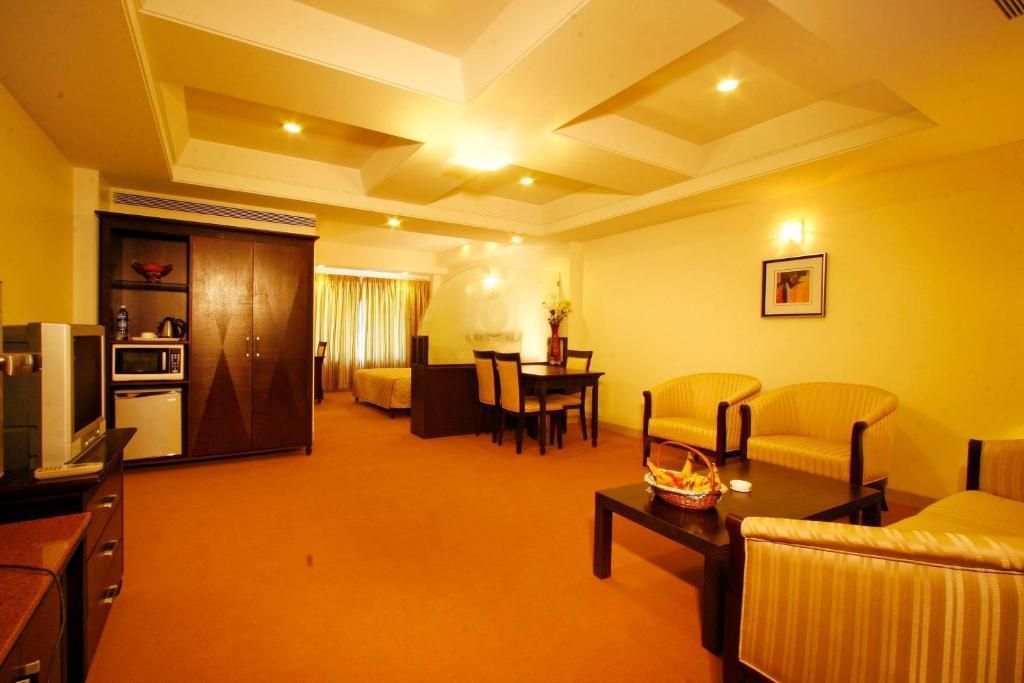 Ambience Executive Otel Pimpri-Chinchwad Oda fotoğraf